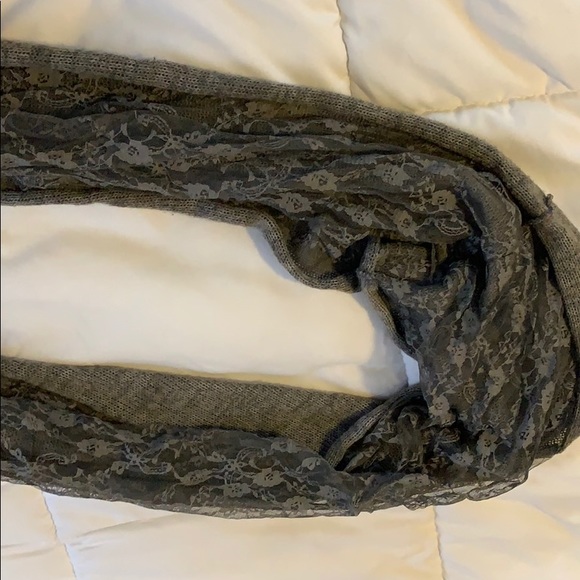 Scarf - Picture 1 of 2